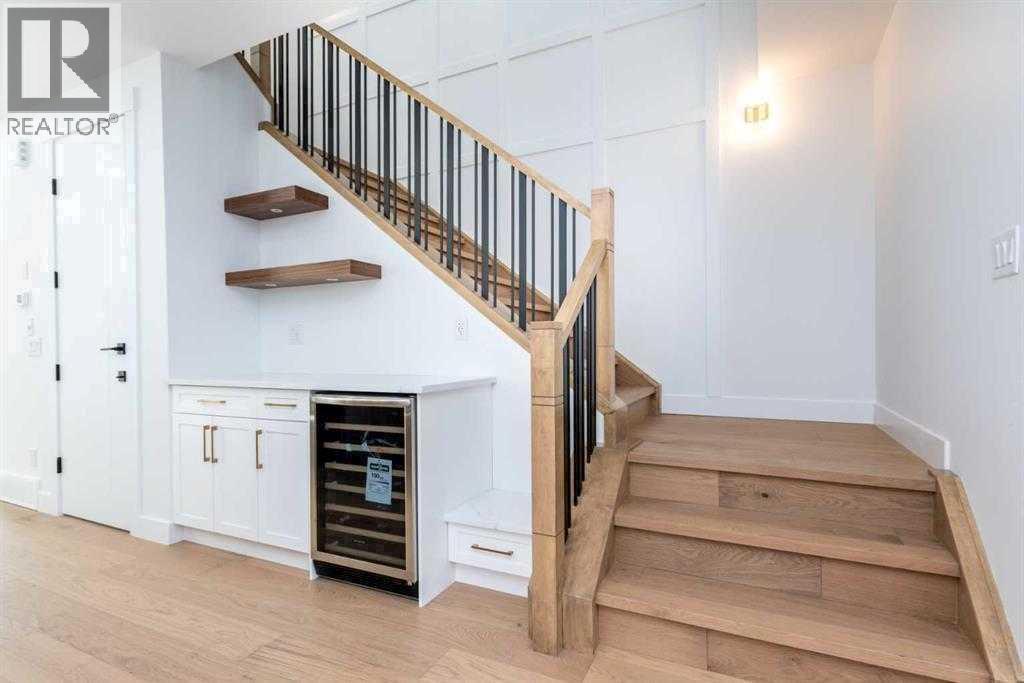 Single Family House for Sale in  Hartford Road NW Highwood Calgary 