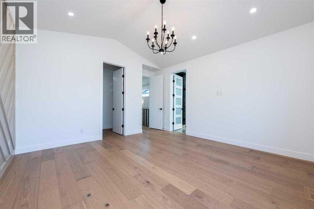 Single Family House for Sale in  Hartford Road NW Highwood Calgary 