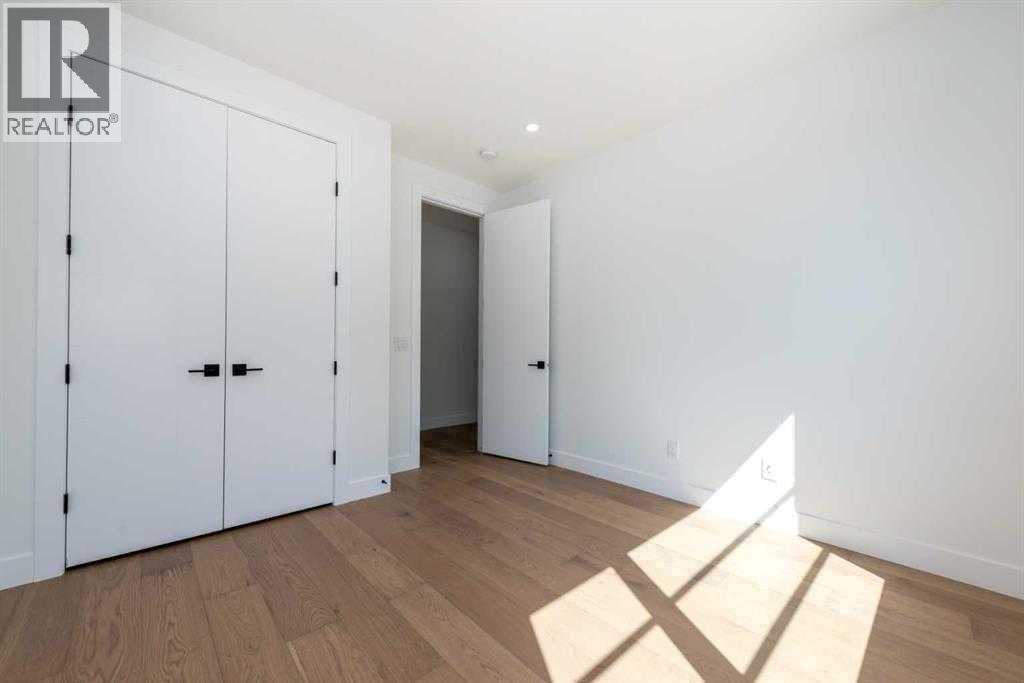 Single Family House for Sale in  Hartford Road NW Highwood Calgary 