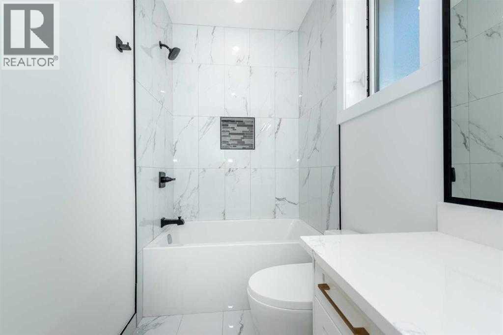 Single Family House for Sale in  Hartford Road NW Highwood Calgary 