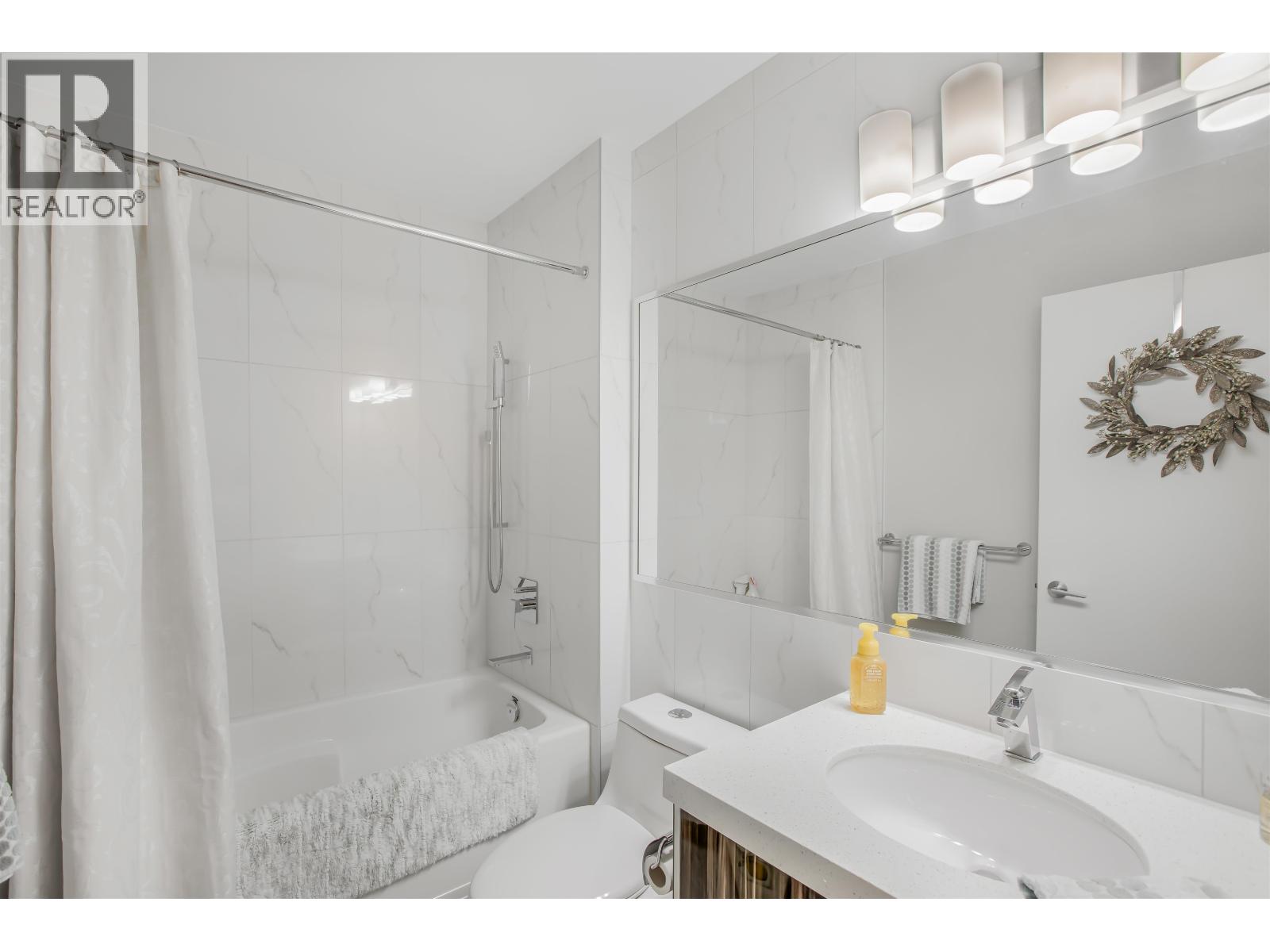 604 22318 LOUGHEED HIGHWAY, Maple Ridge