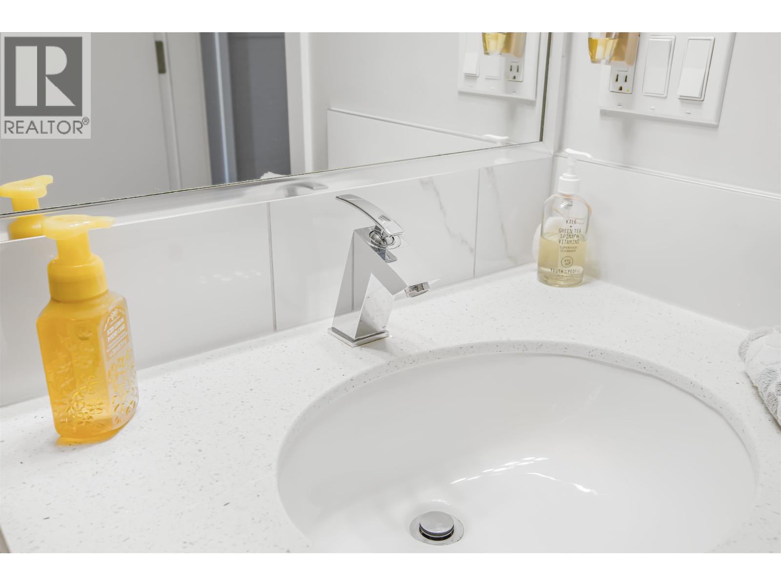 604 22318 LOUGHEED HIGHWAY, Maple Ridge