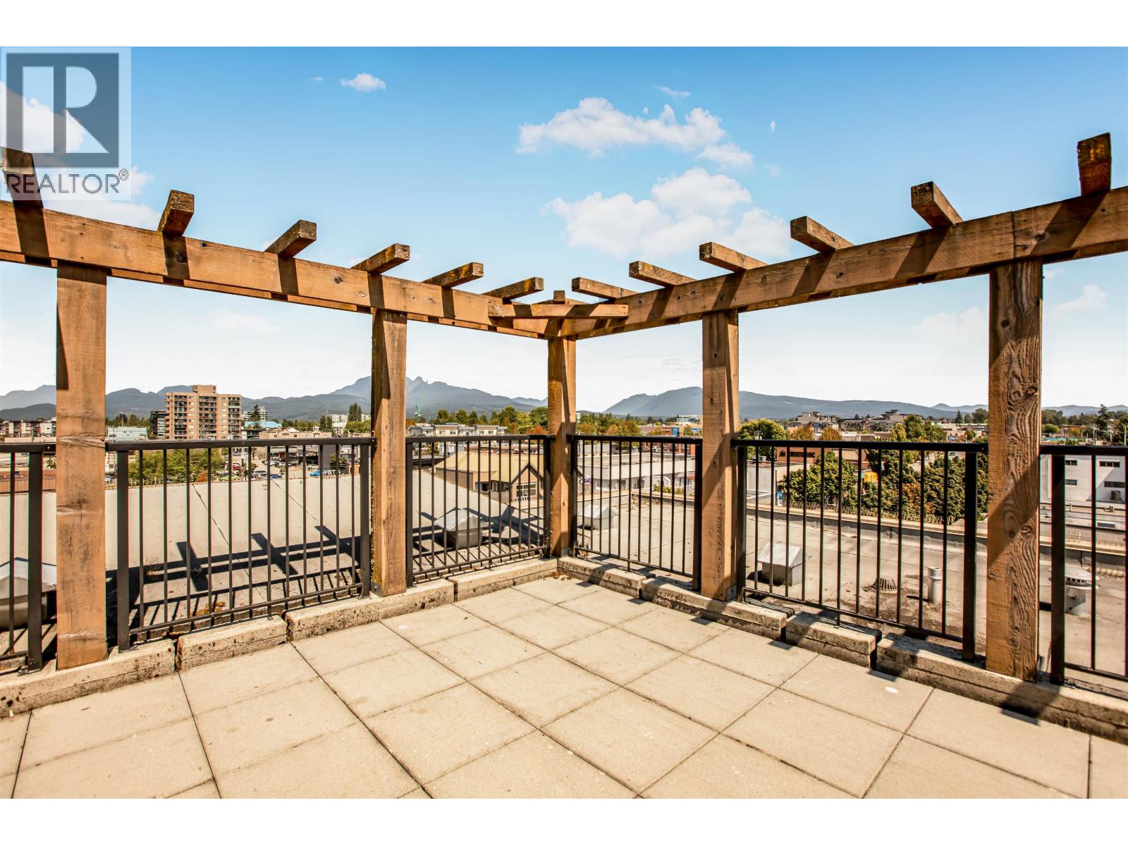 604 22318 LOUGHEED HIGHWAY, Maple Ridge