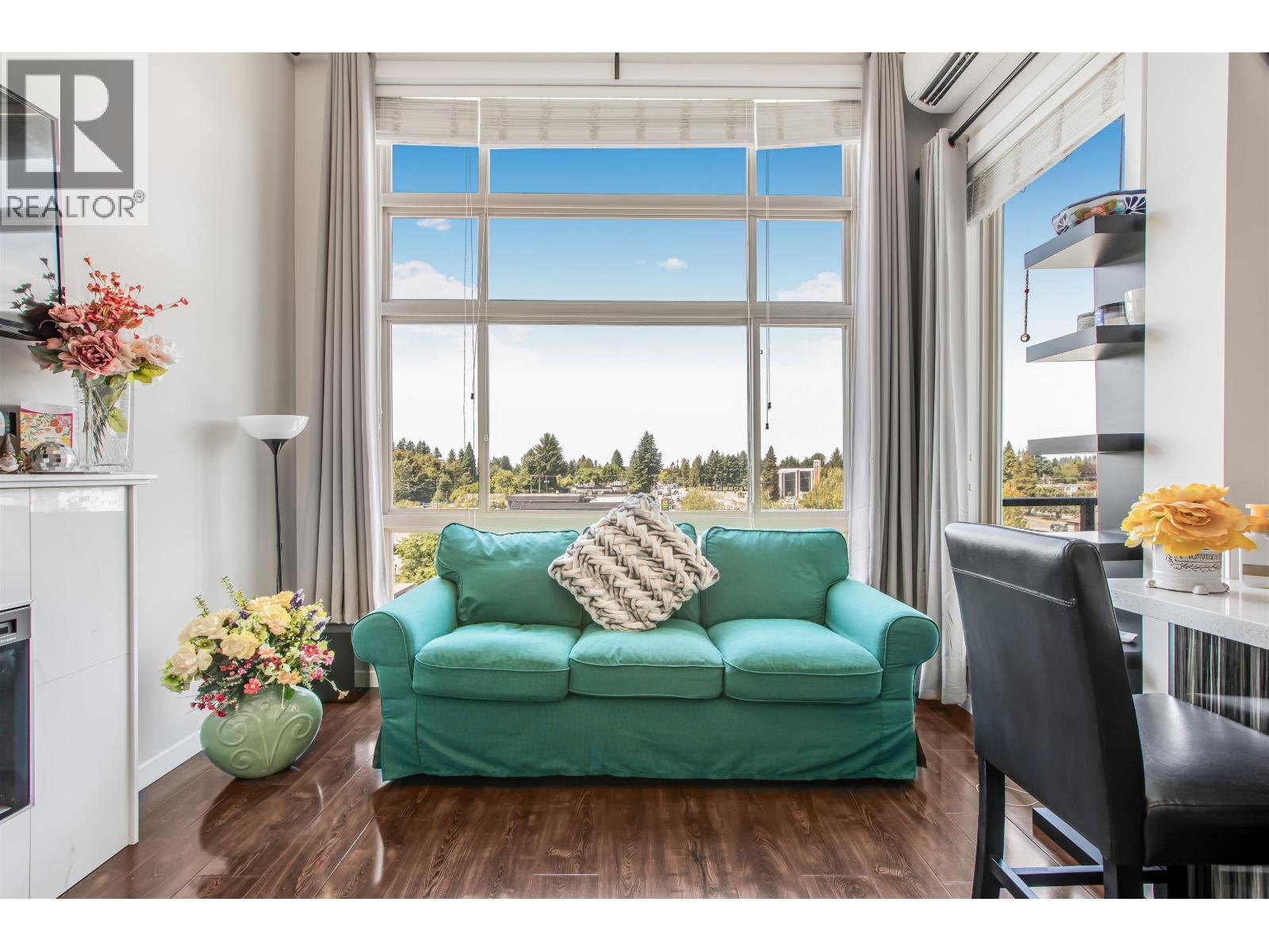 604 22318 LOUGHEED HIGHWAY, Maple Ridge