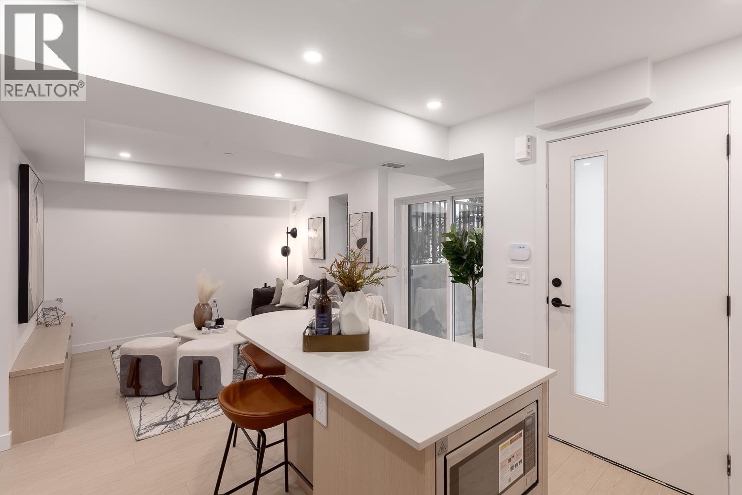 101 2329 E 34TH STREET - Photo 2 of 21, Vancouver, British Columbia