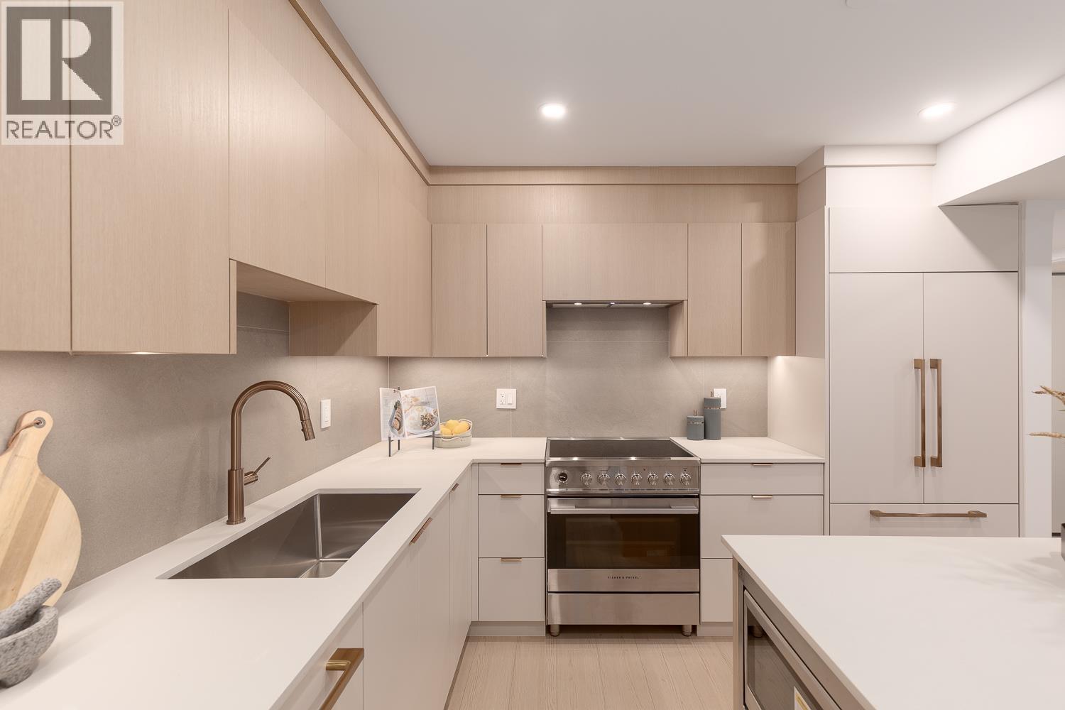 204 2329 E 34TH AVENUE - Photo 4 of 13, Vancouver, British Columbia