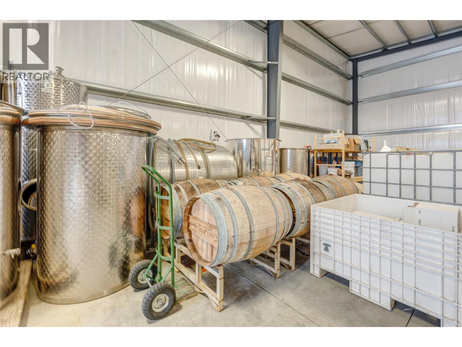 5214 Monro Avenue, Summerland