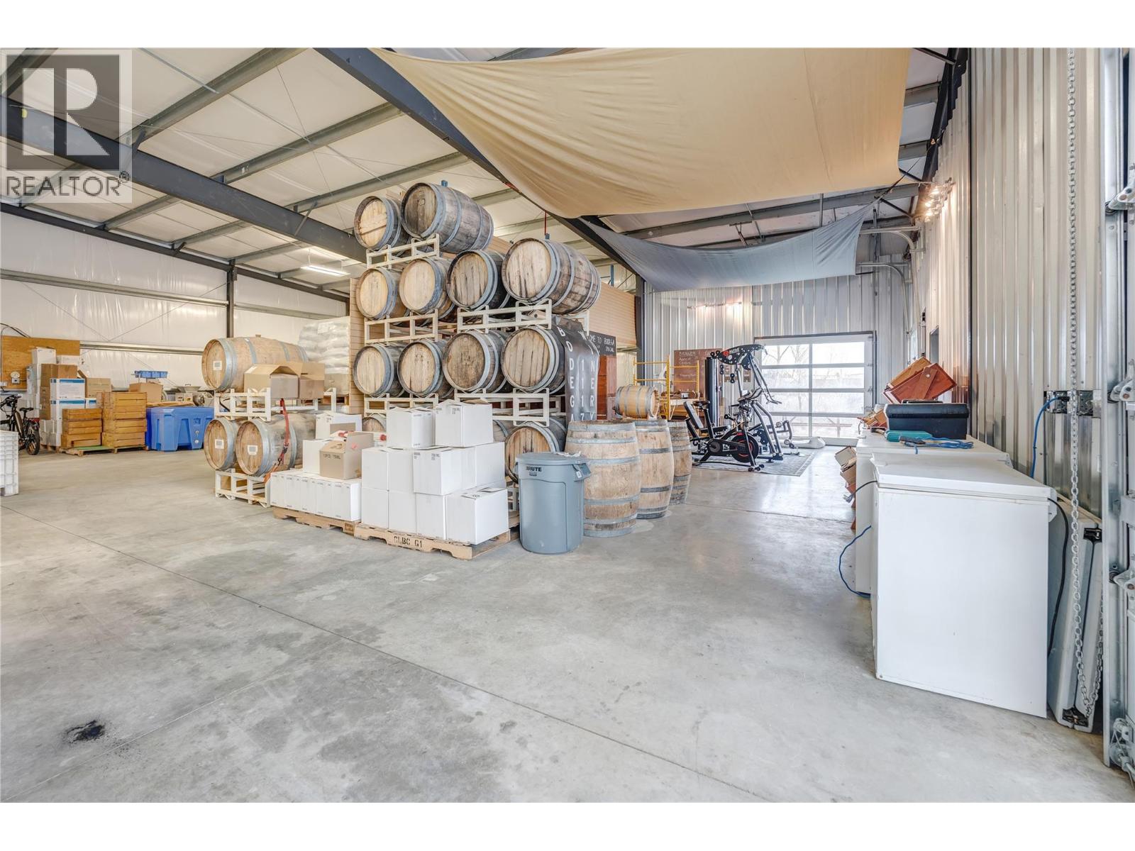 5214 Monro Avenue, Summerland