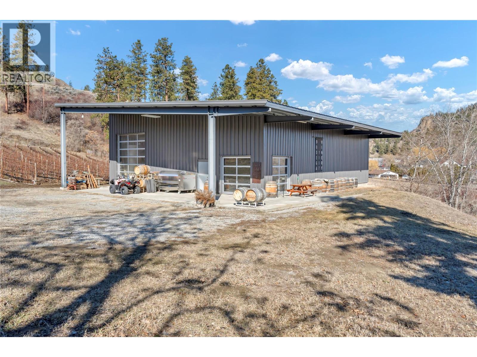 5214 Monro Avenue, Summerland
