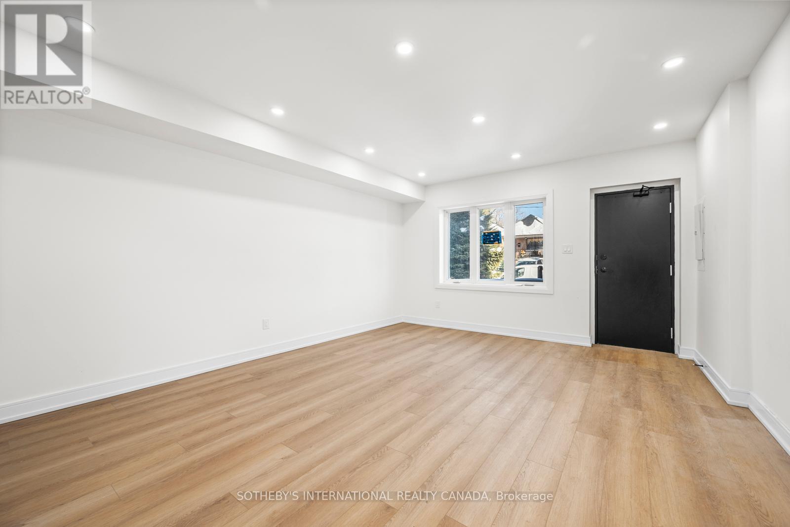 462 NORTHCLIFFE BOULEVARD - 28