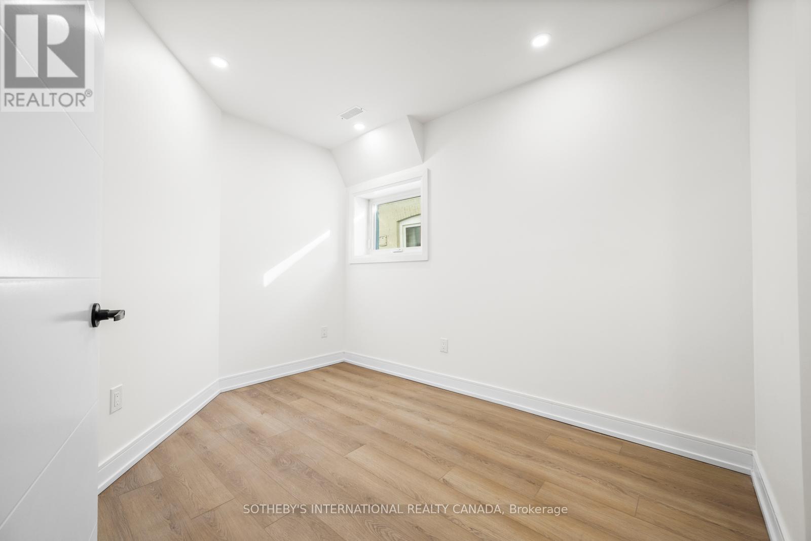 462 NORTHCLIFFE BOULEVARD - 36