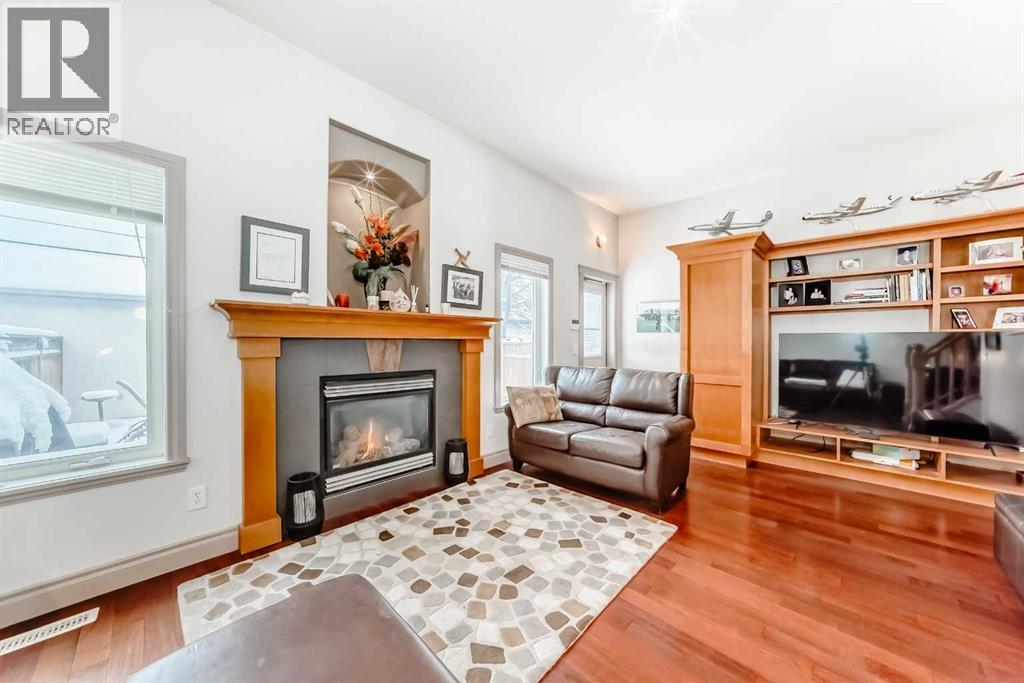 Single Family House for Sale in   Avenue NW Tuxedo Park Calgary 