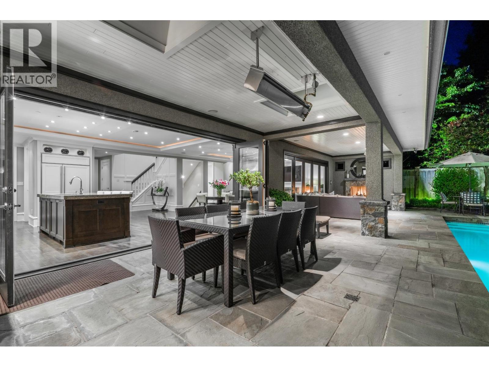 2312 KINGS AVENUE, West Vancouver