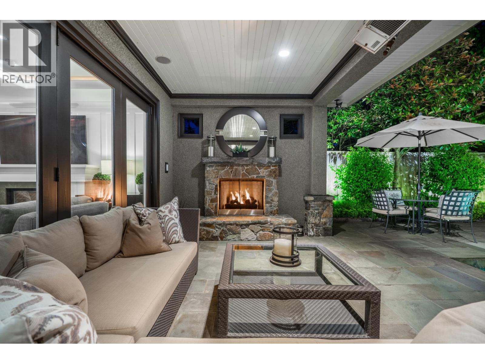 2312 KINGS AVENUE, West Vancouver