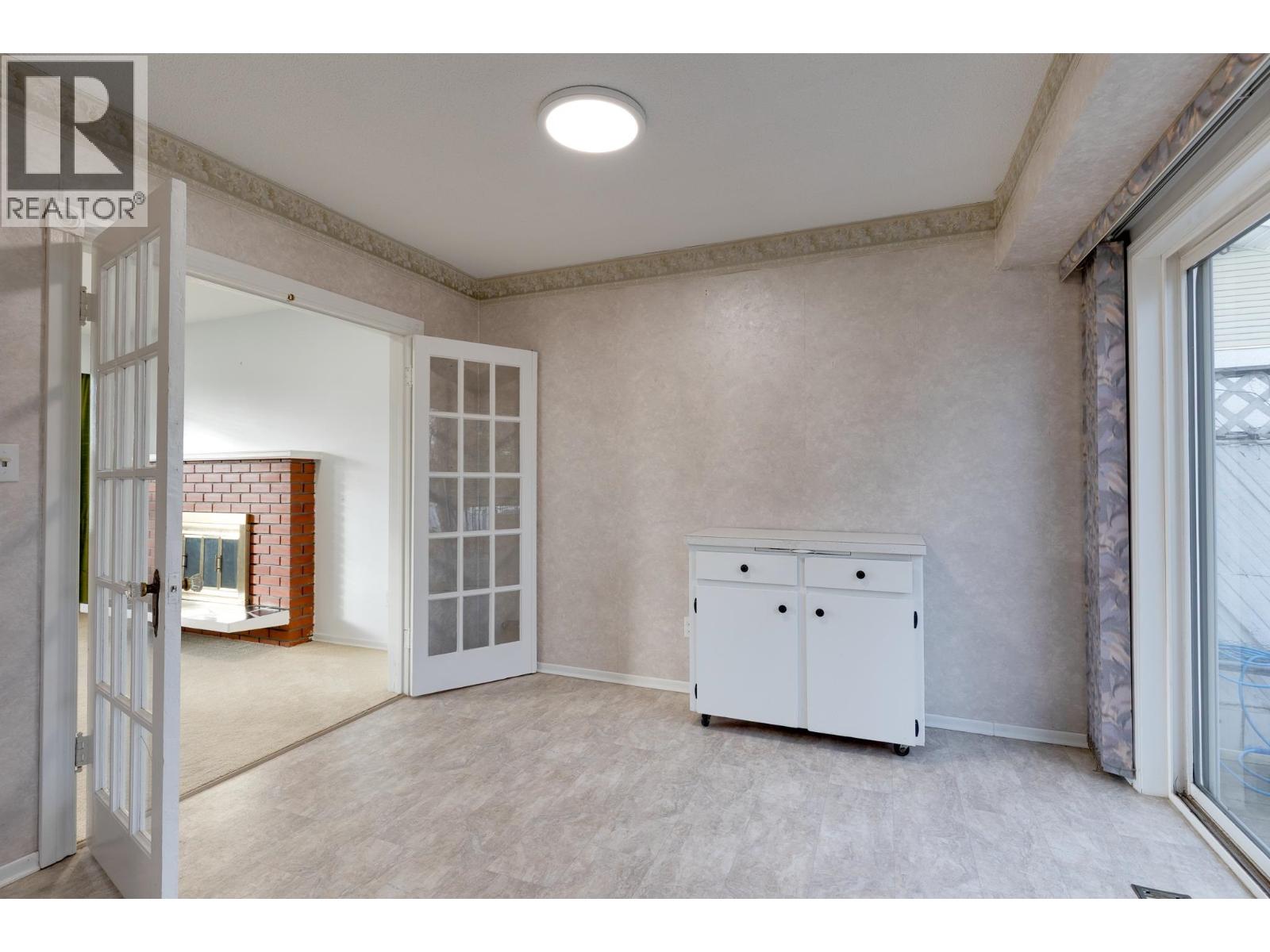 204 WATSON CRESCENT - 10