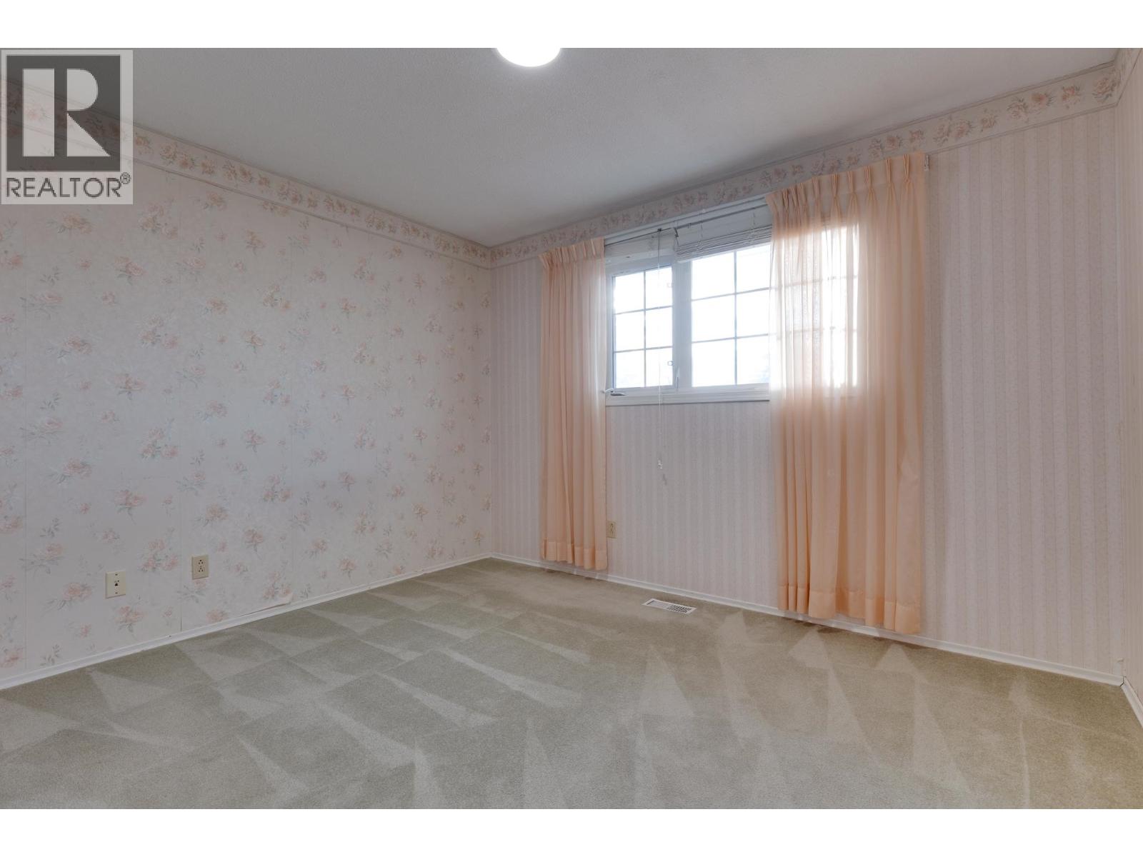 204 WATSON CRESCENT - 13