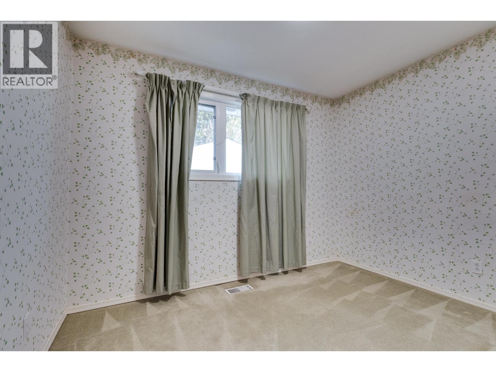 204 WATSON CRESCENT - 15