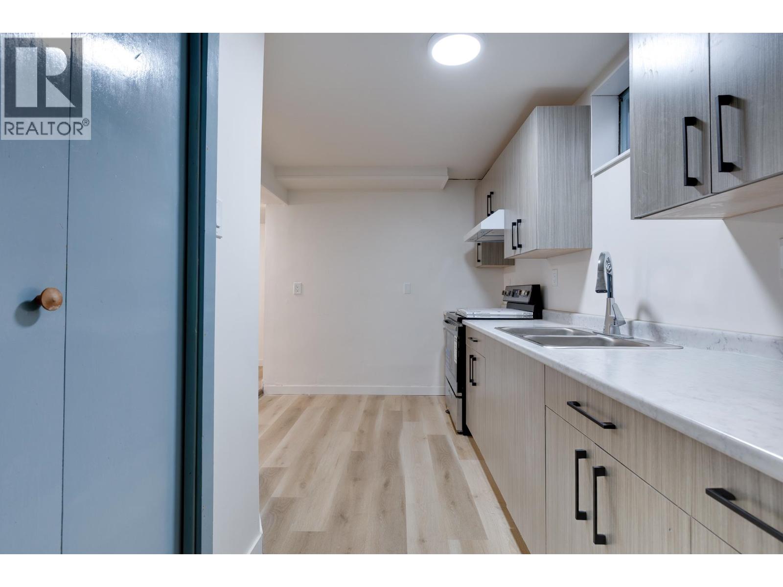 204 WATSON CRESCENT - 17