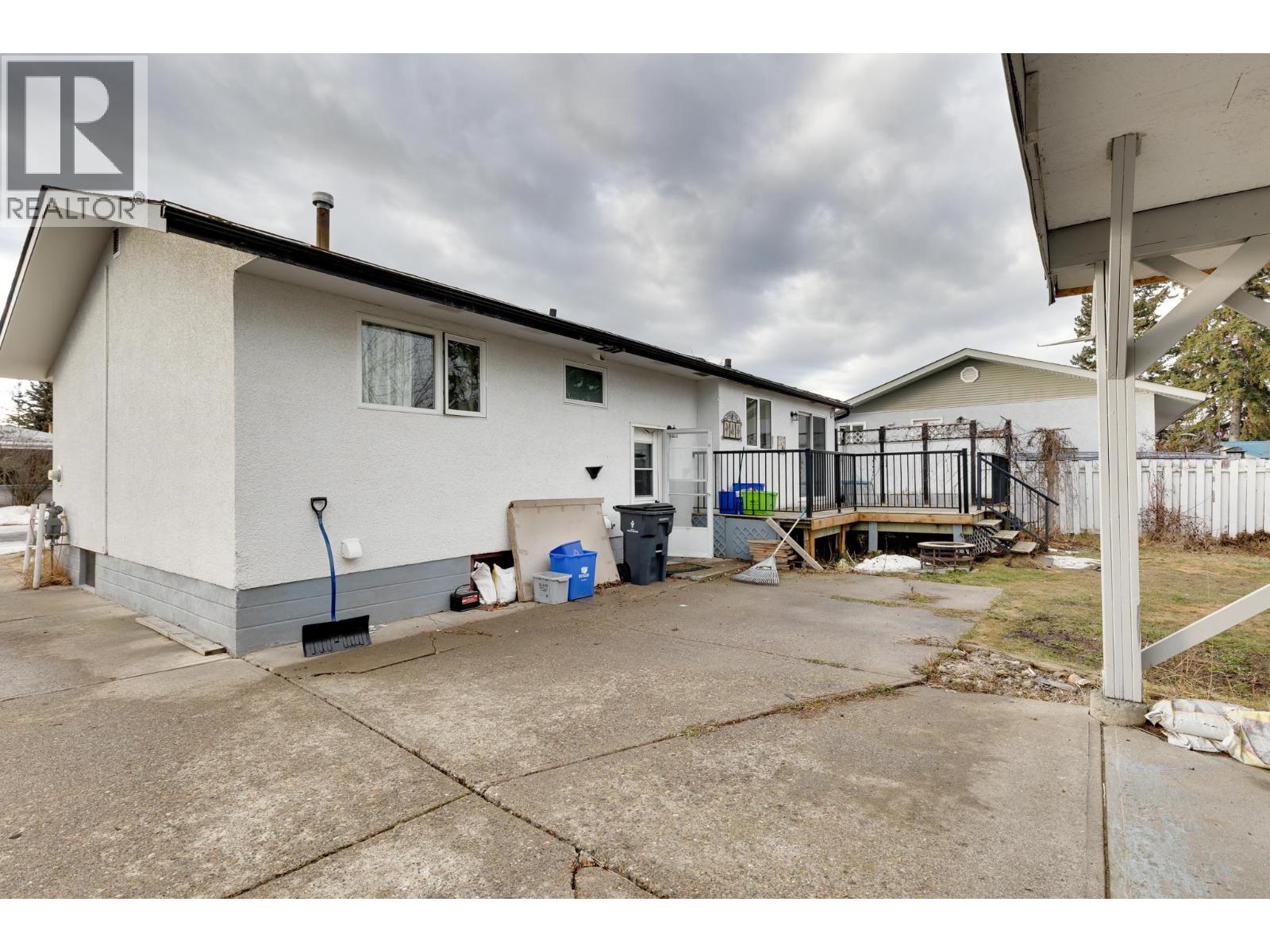 204 WATSON CRESCENT - 25