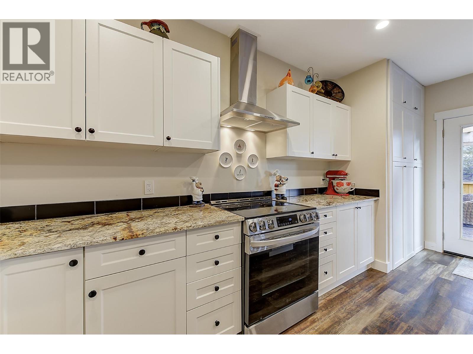  12633 Driftwood Court, Lake Country