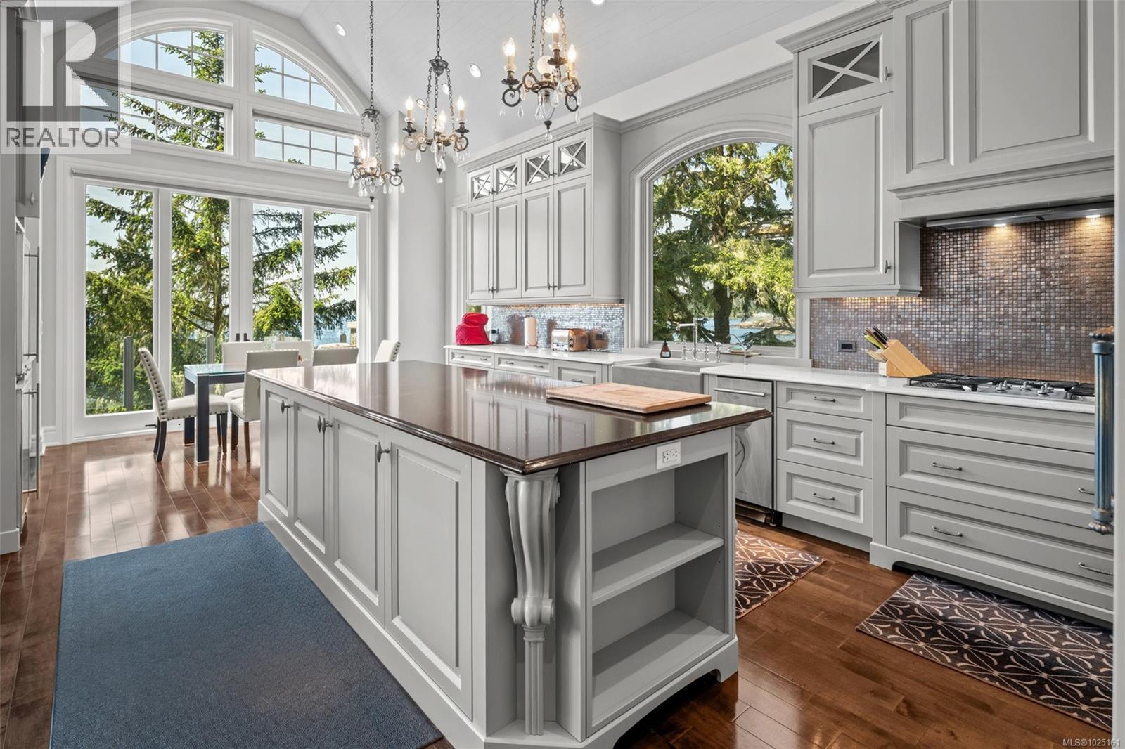  1050 Roxview Court, Sooke