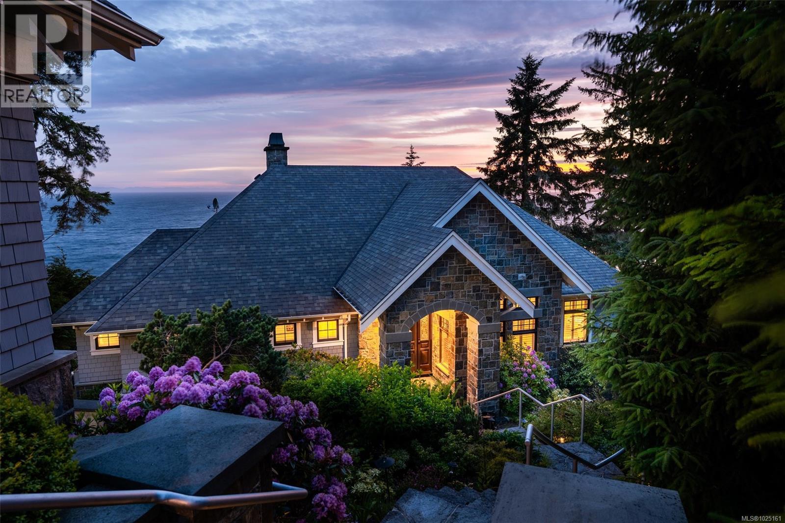  1050 Roxview Court, Sooke