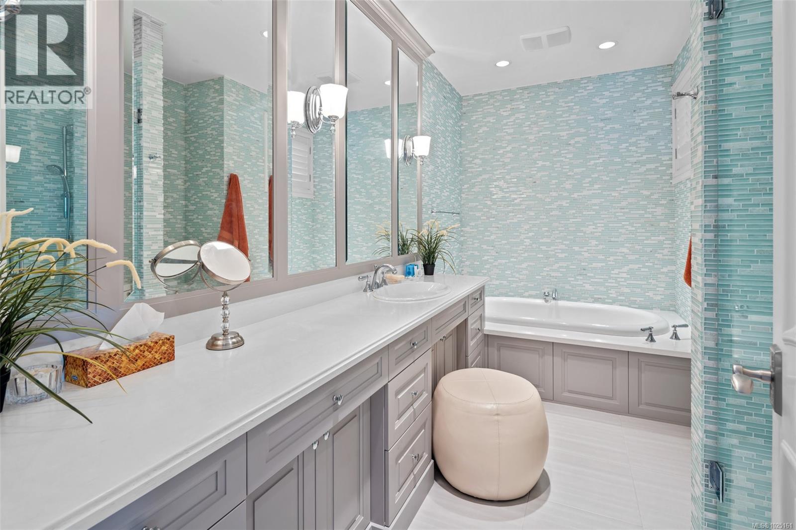  1050 Roxview Court, Sooke