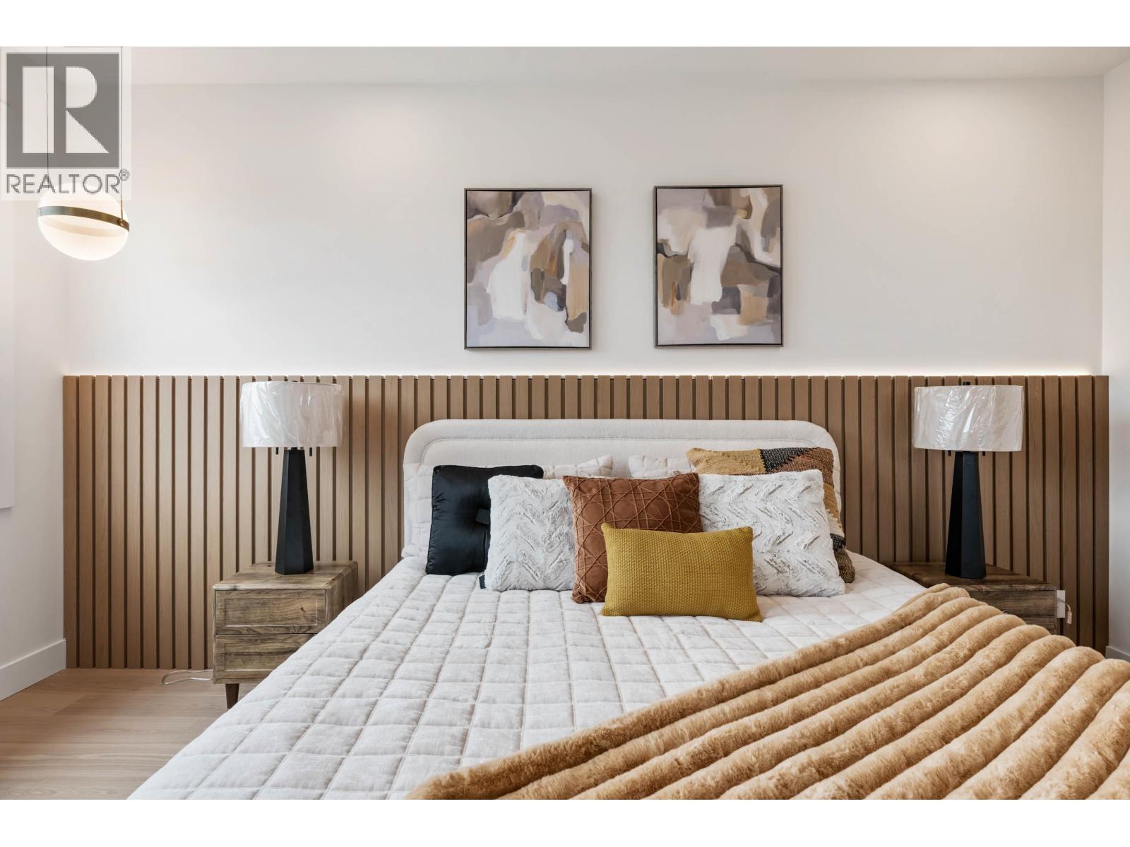 1 6107 PATRICK STREET, Burnaby