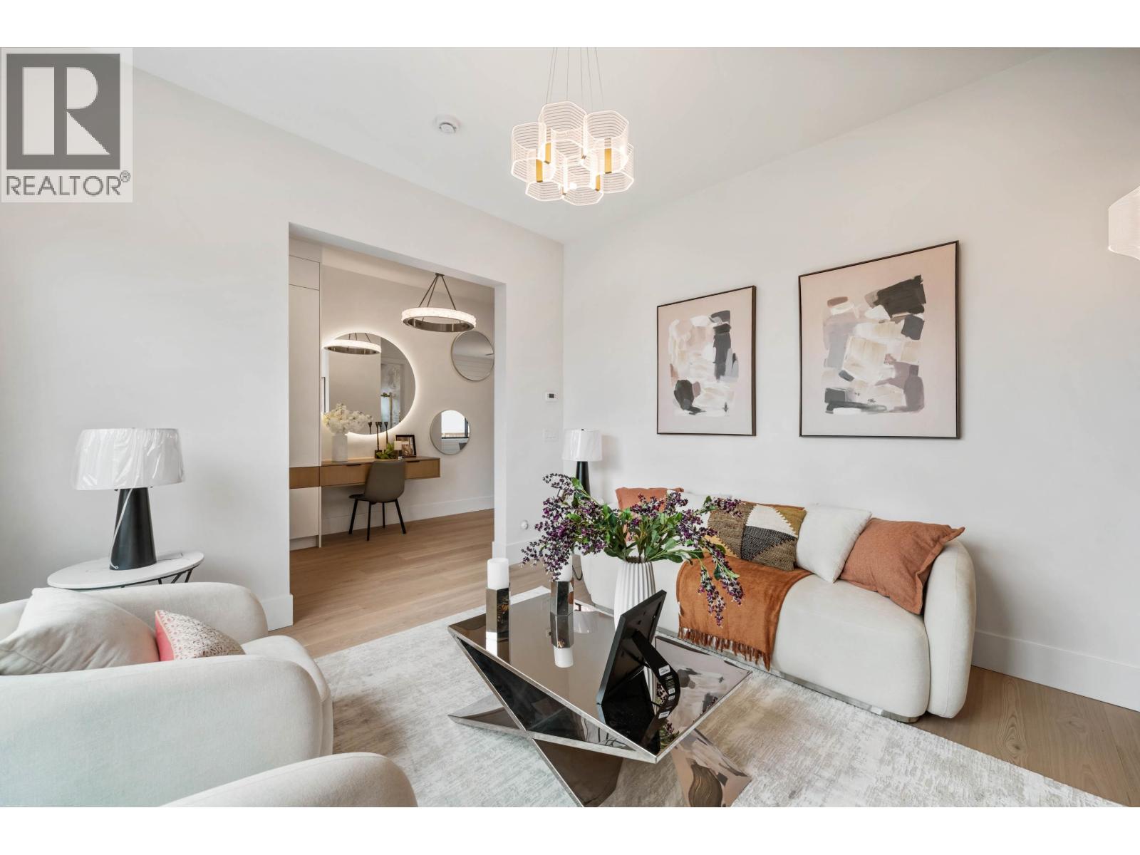 1 6107 PATRICK STREET, Burnaby