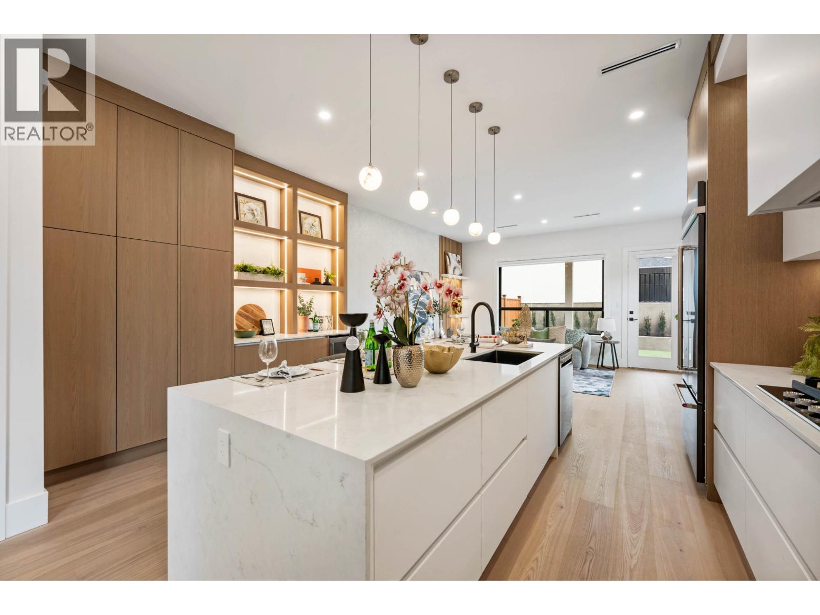 1 6107 PATRICK STREET, Burnaby