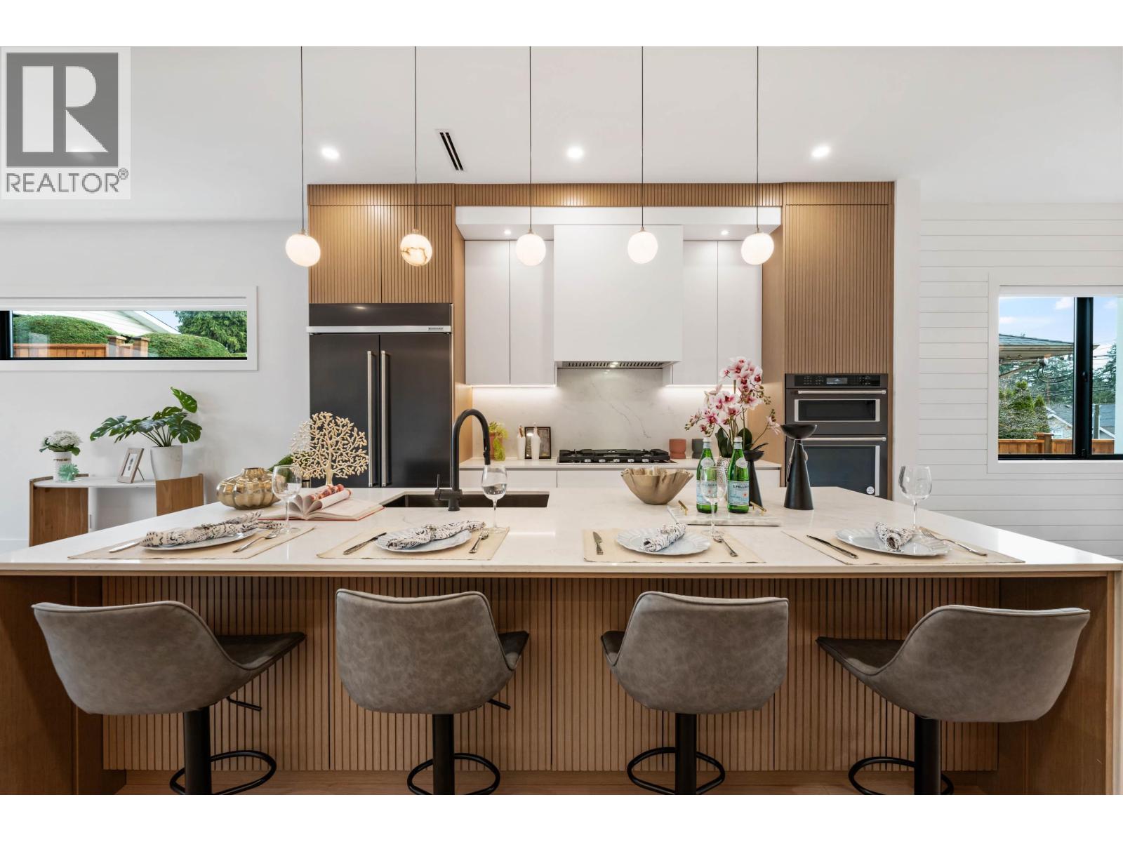 1 6107 PATRICK STREET, Burnaby