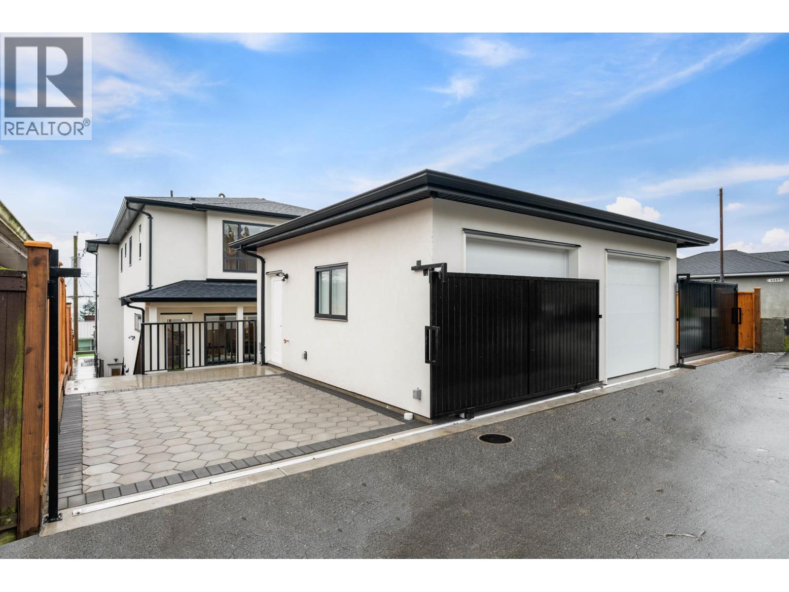 1 6107 PATRICK STREET, Burnaby