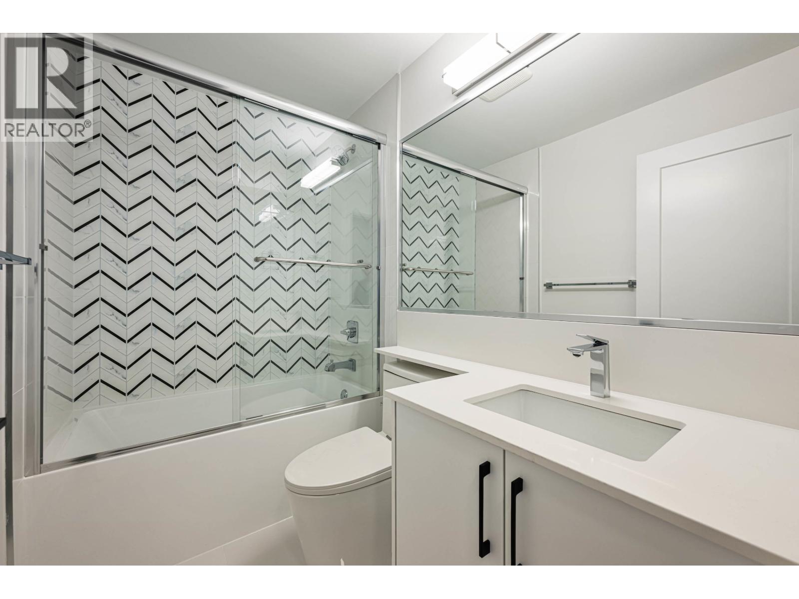 1 6107 PATRICK STREET, Burnaby