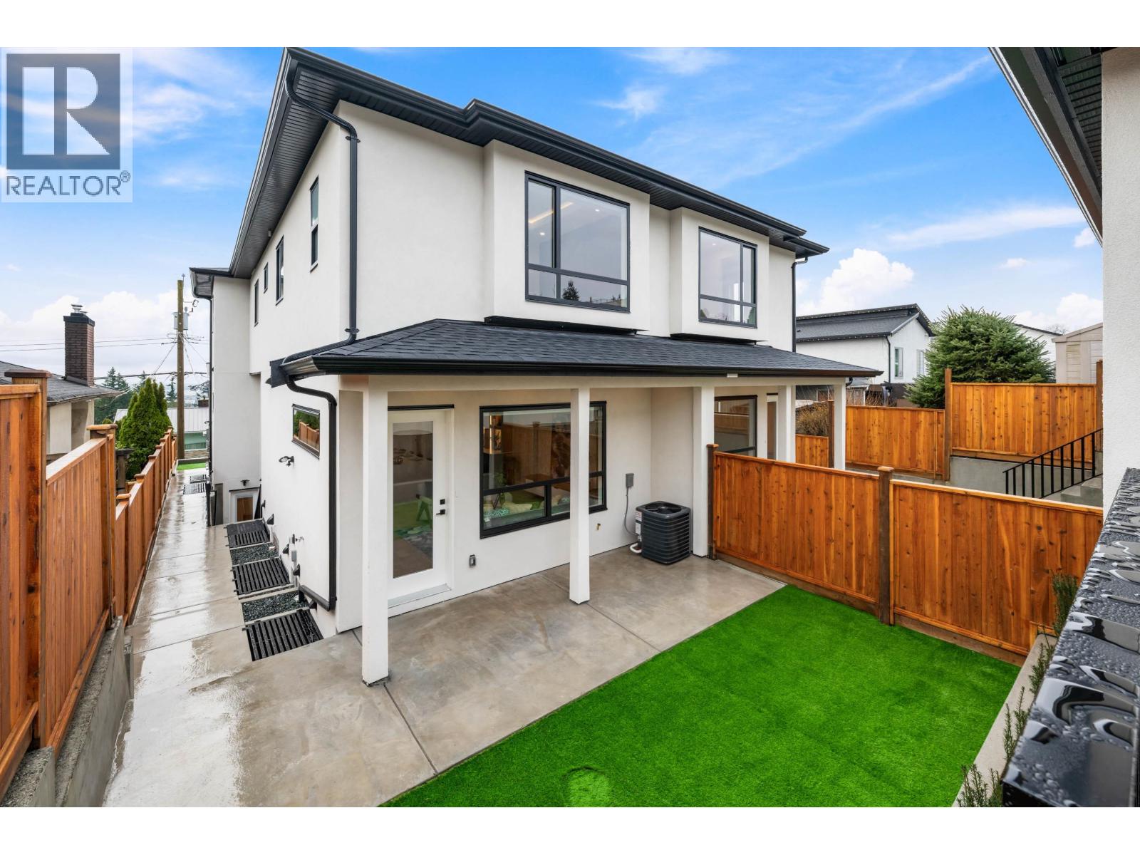 1 6107 PATRICK STREET, Burnaby