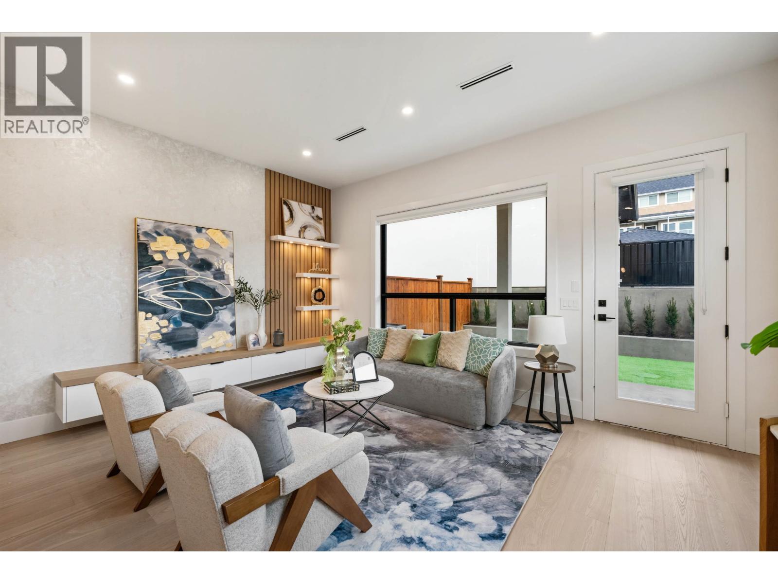 1 6107 PATRICK STREET, Burnaby