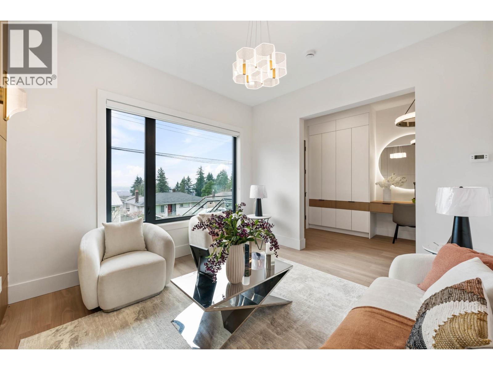 1 6107 PATRICK STREET, Burnaby