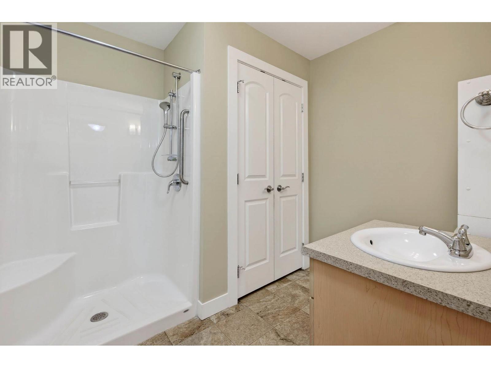 300 755 MAYFAIR Street, Kamloops