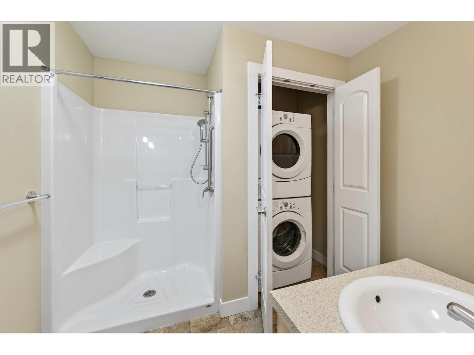 300 755 MAYFAIR Street, Kamloops