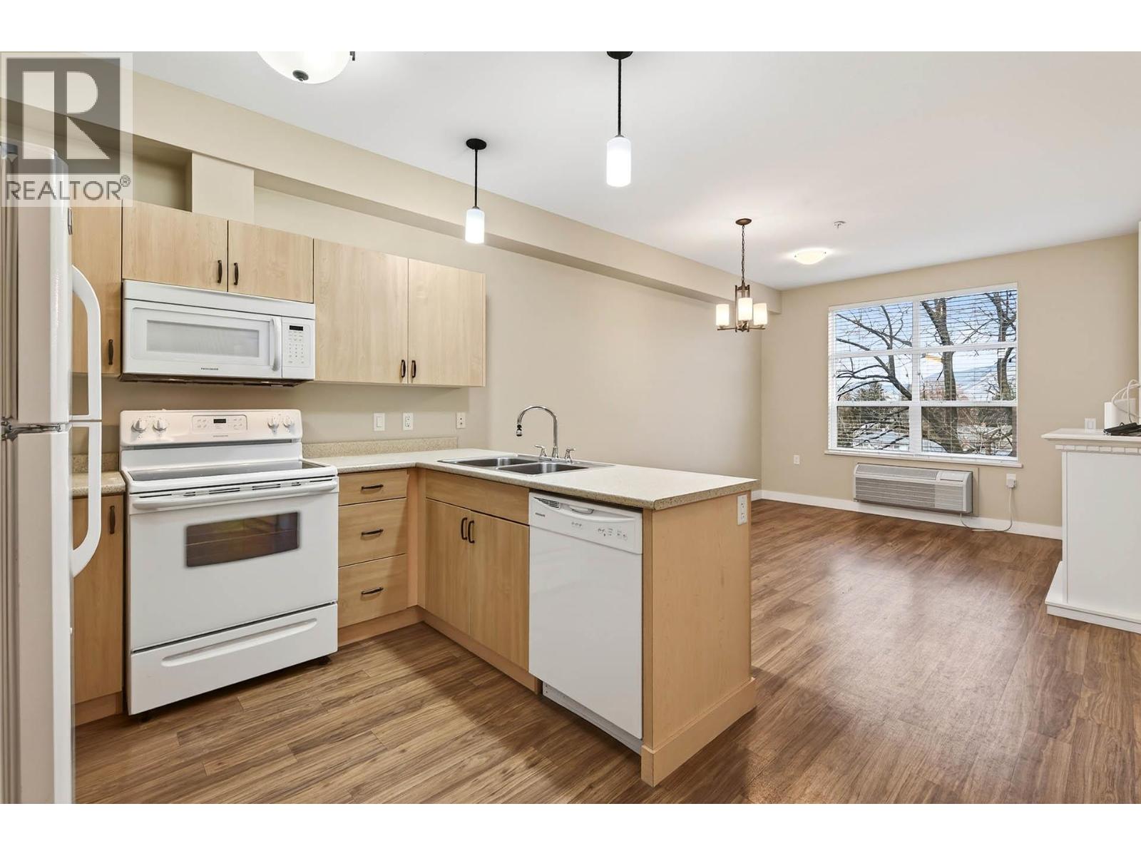 300 755 MAYFAIR Street, Kamloops