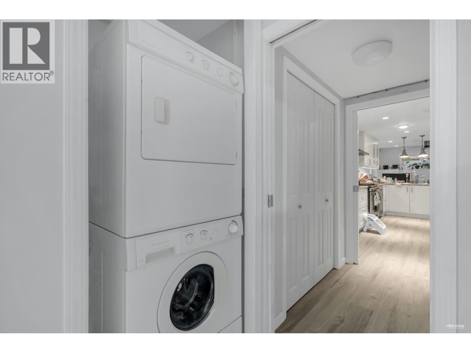 2093 CONCORD AVENUE, Coquitlam