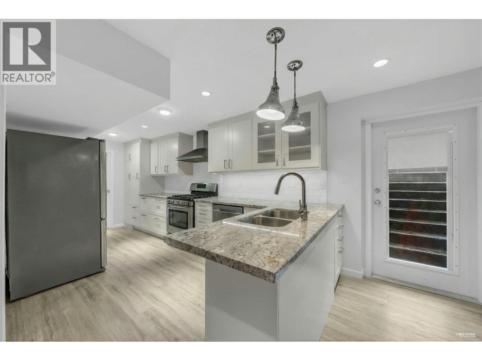 2093 CONCORD AVENUE, Coquitlam