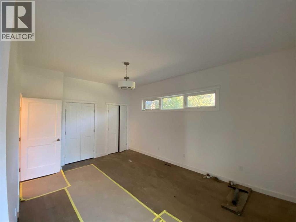 564 5 Street W - 15