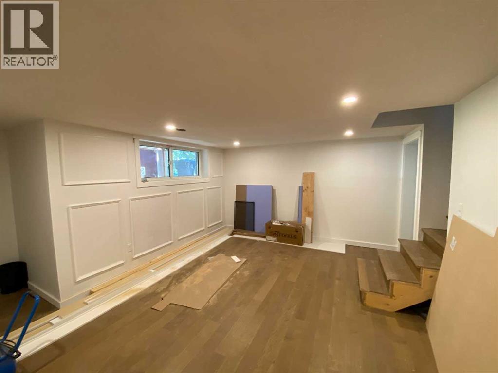 564 5 Street W - 22