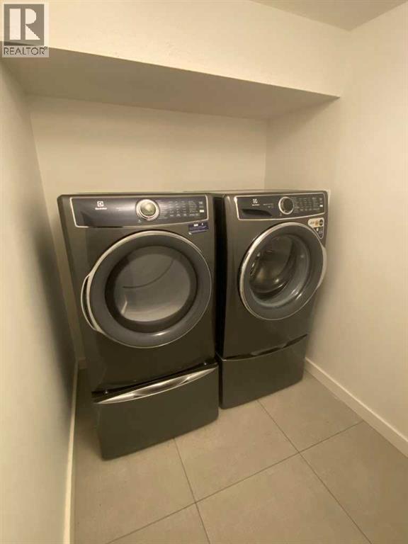 564 5 Street W - 26