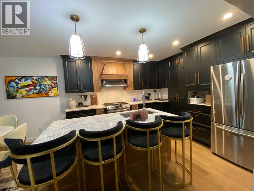 564 5 Street W - 6