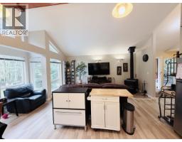 5565 Riley Road, Halfmoon Bay, BC V7Z1B6 Photo 6