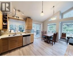 5565 Riley Road, Halfmoon Bay, BC V7Z1B6 Photo 7