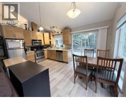 5565 Riley Road, Halfmoon Bay, BC V7Z1B6 Photo 8