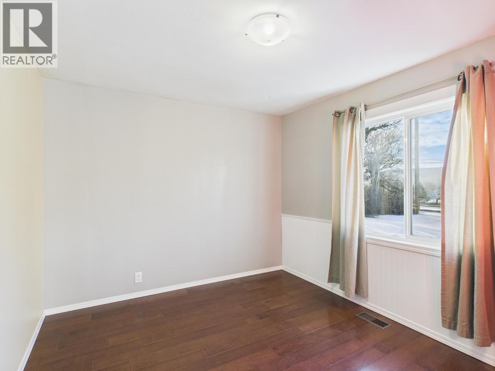 2020 N MACKENZIE AVENUE - 11