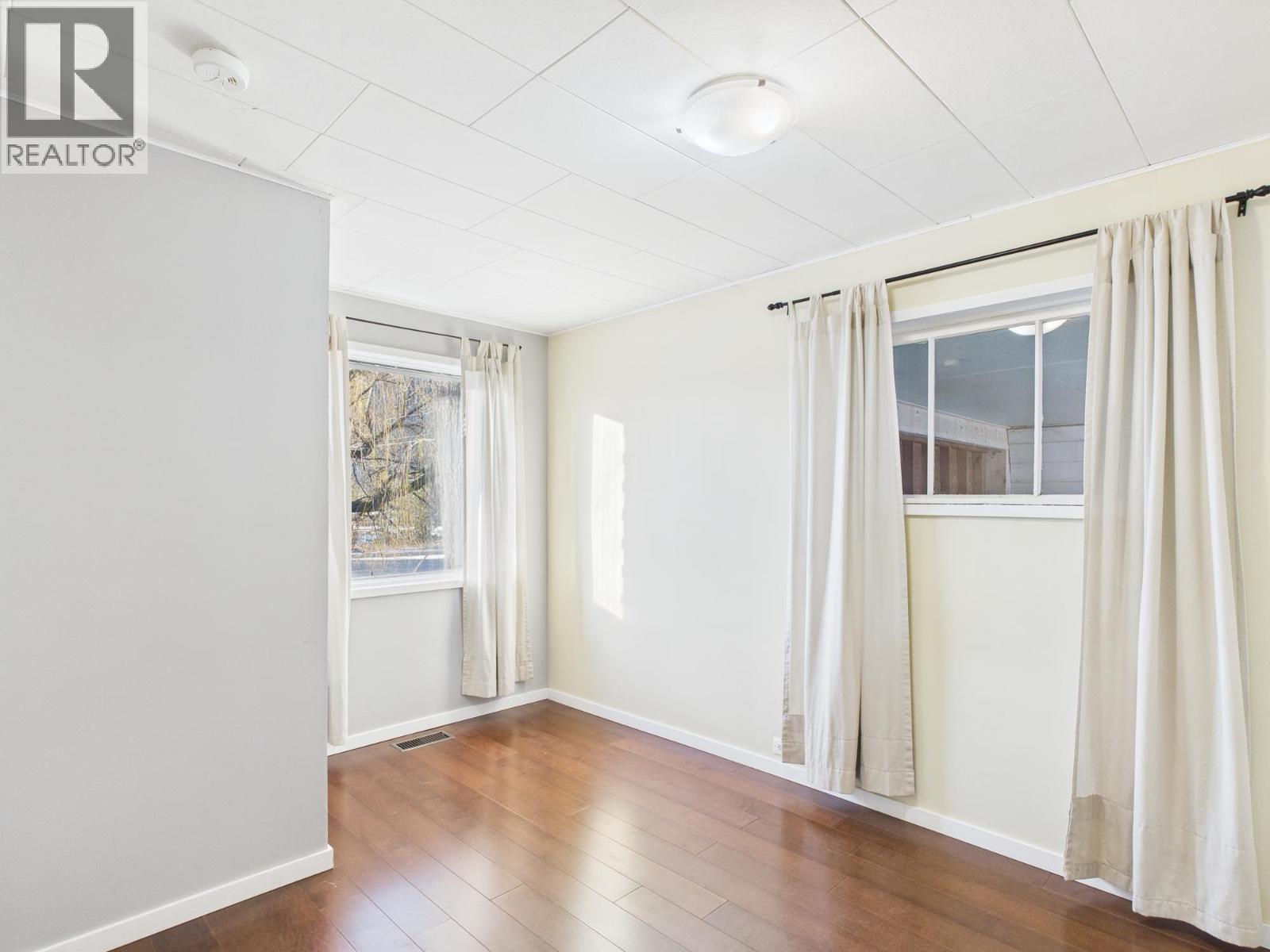 2020 N MACKENZIE AVENUE - 12